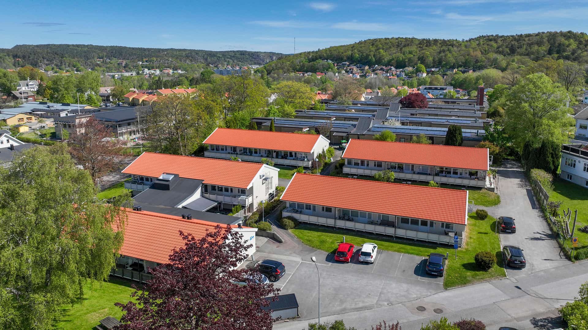 Åsvägen, översiktsbild av fler radhus